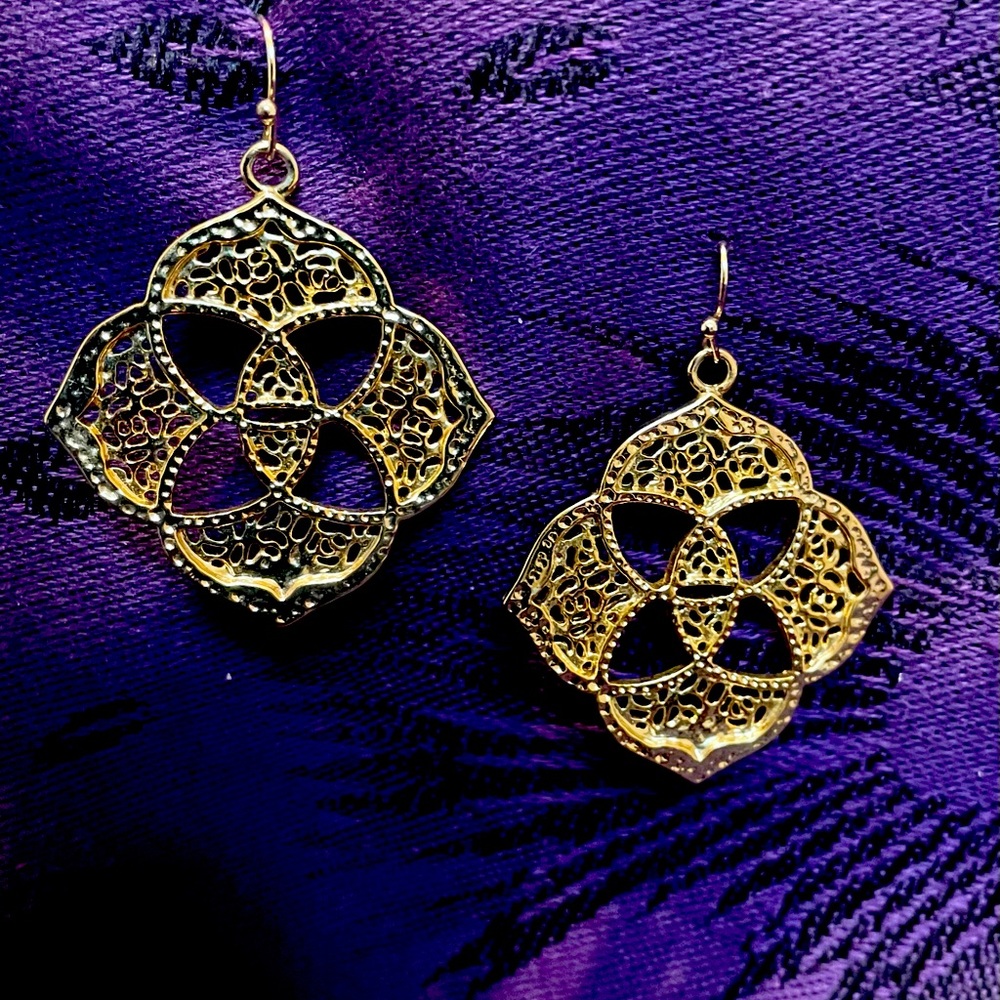 Kendra Scott Dawn Logo Gold Dangle / Drop Earrings